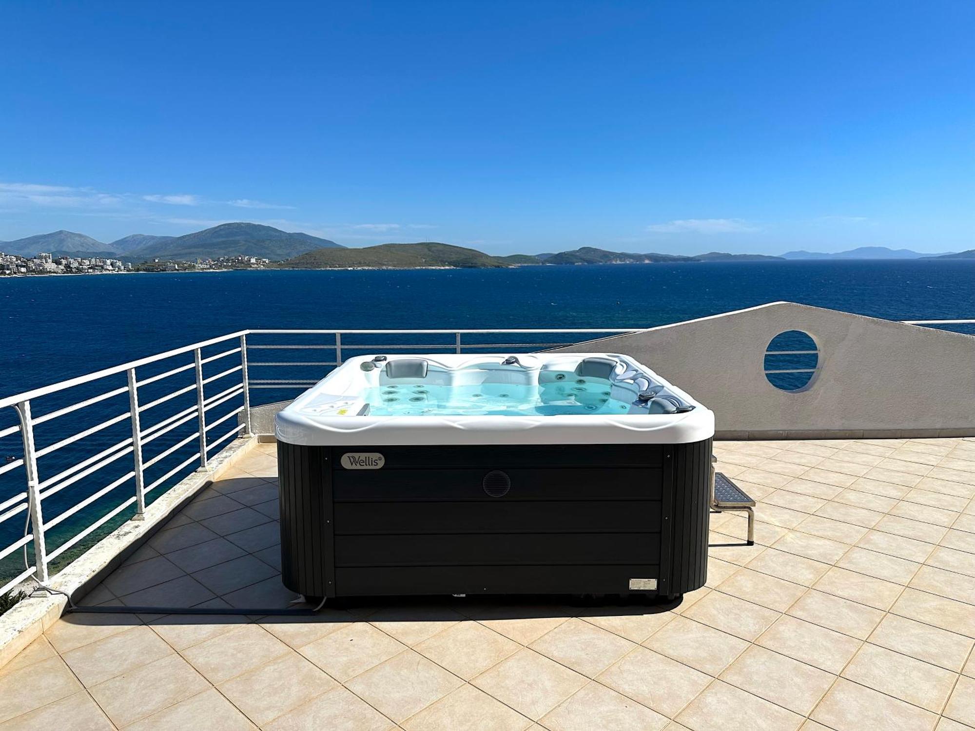 Seafront Oasis Luxury Apartment, With Sae View Sarandë